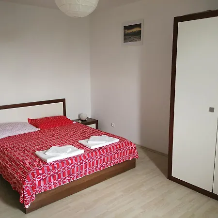 Апартаменты Sara Sea View
